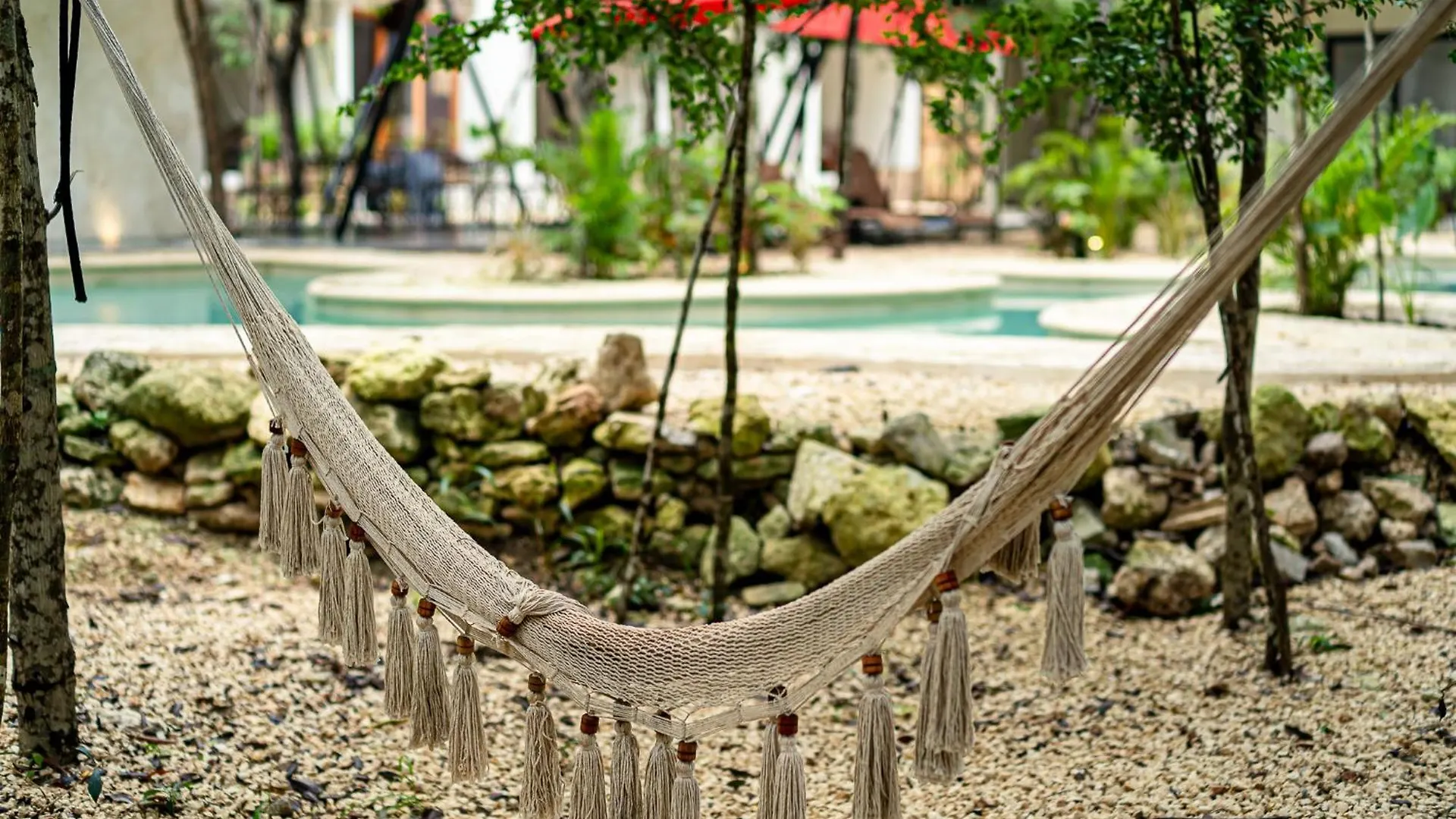 Private Pool & Bedroom Paradise location